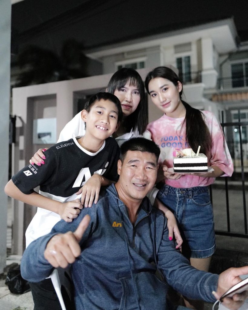 สมรักษ์ คําสิงห์