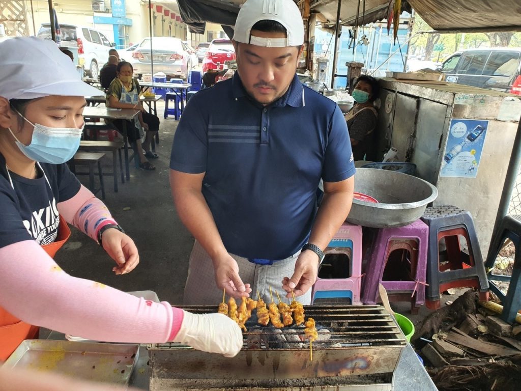 จิต เชี่ยวสกุล เปิดธุรกิจขายอาหารหน้าสนามมวยราชดำเนิน