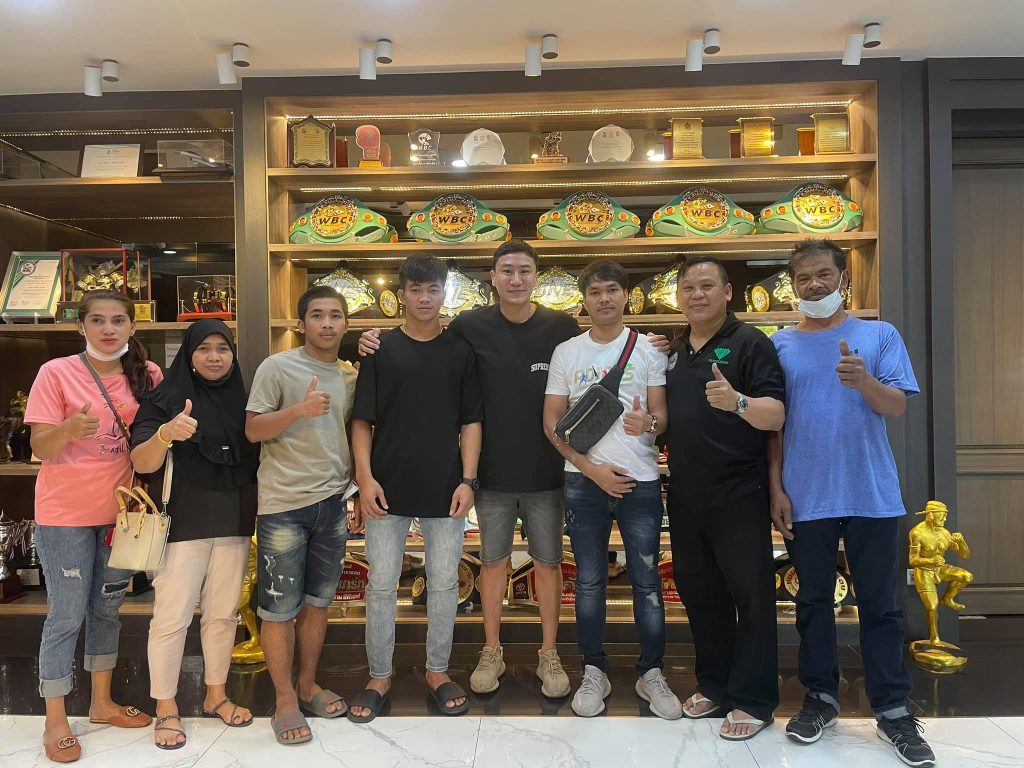 เสี่ยโบ๊ท แจงปมดราม่า น่ารัก เข้าสังกัดเพชรยินดี!!!
