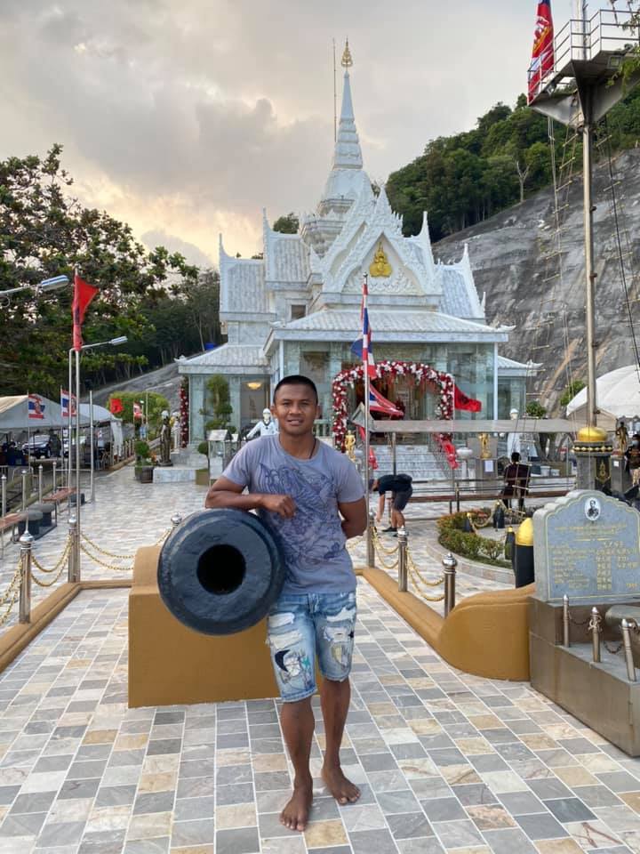 สุดฮา!!! เมื่อ บัวขาว เผยคลิปจุดประทัดขอให้เพลง ดังเหมือนประทัด