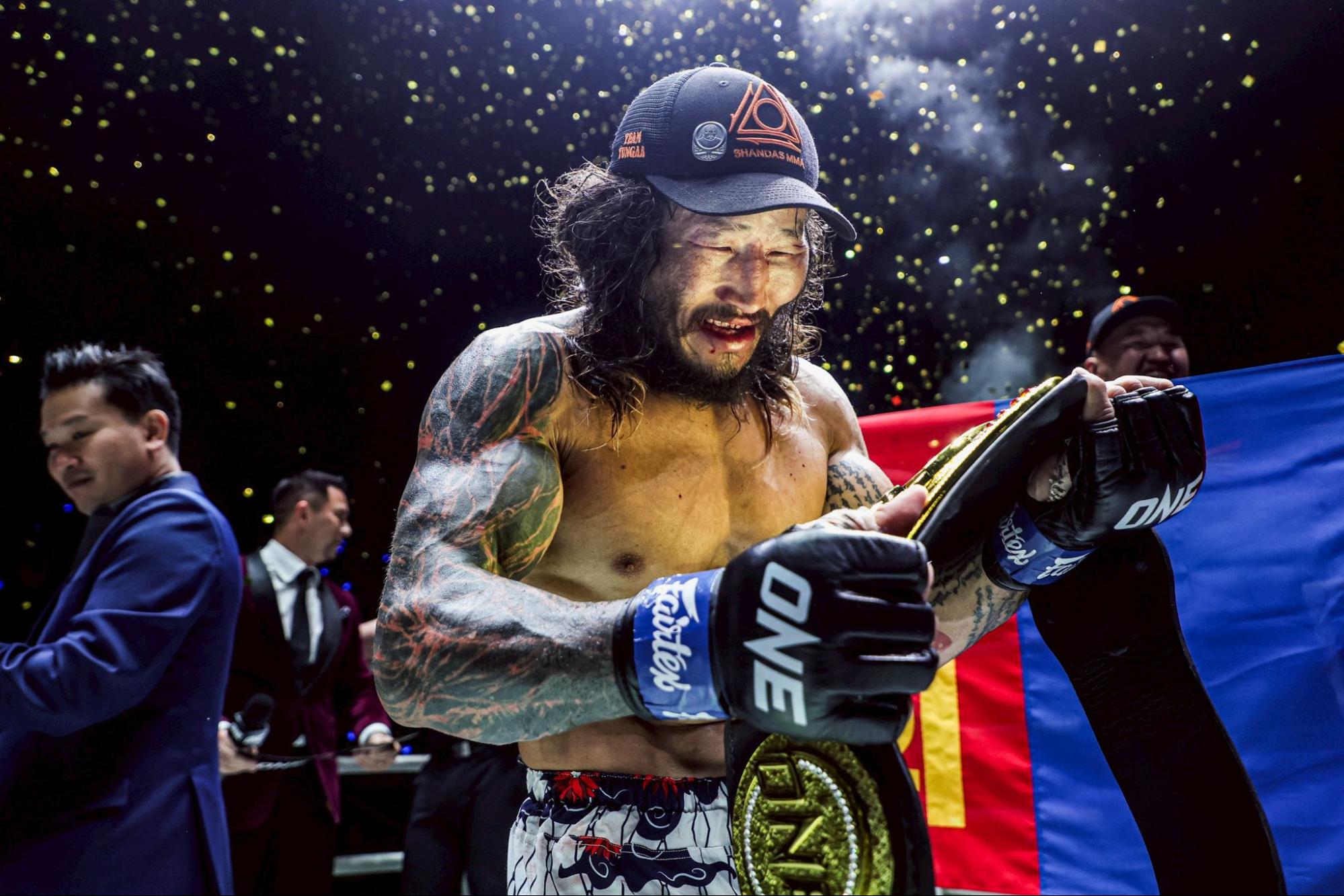 เอ็งค์ ออร์กิล - โค่น ฟาบริซิโอ ขึ้นแท่นแชมป์ MMA รุ่นแบนตัมเวต ONE คนใหม่