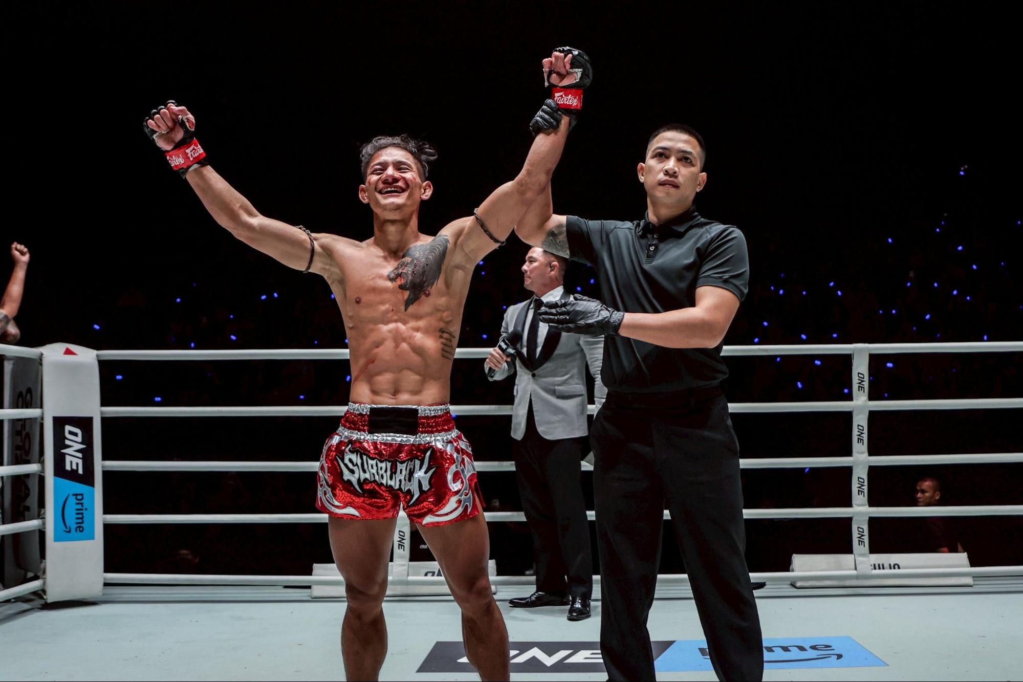 เสือแบล็ค - ฮึดใส่ศอกซ้ายน็อก เออร์วิน รับโบนัสจุก 1.7 ล้านบาท ศึก ONE Fight Night 45